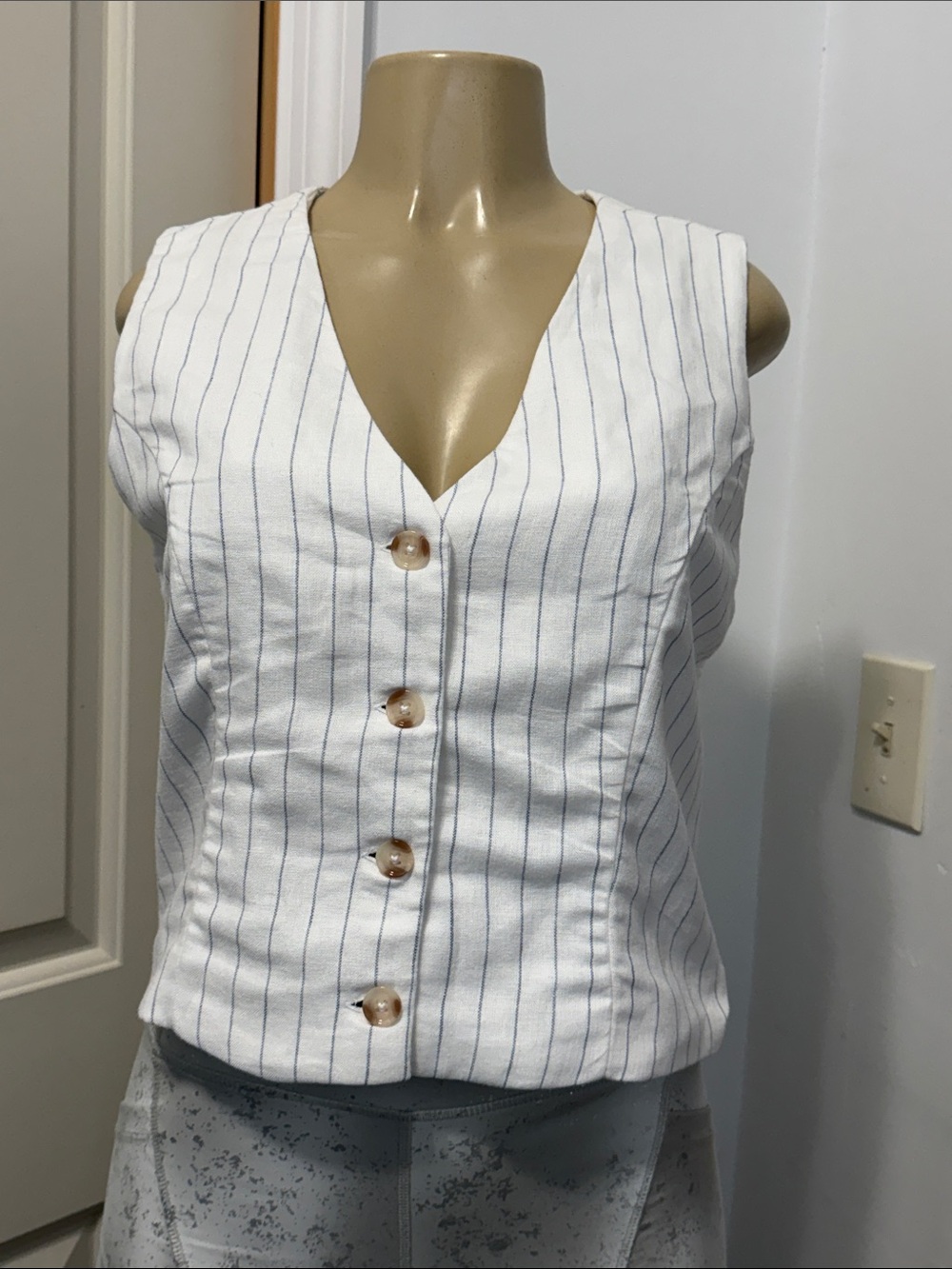 Abercrombie & Fitch Striped White V-Neck Button Front Women's Top